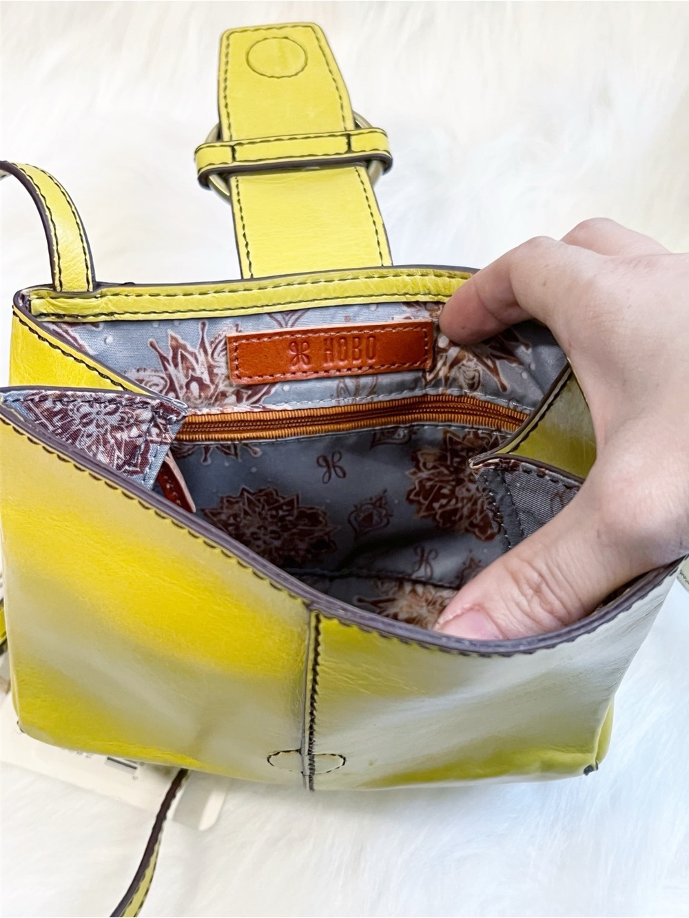 HOBO NWT Elan Leather Crossbody in Lemongrass Yellow Rare - Picture 7 of 8